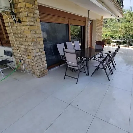 Akti 2 Holiday home *